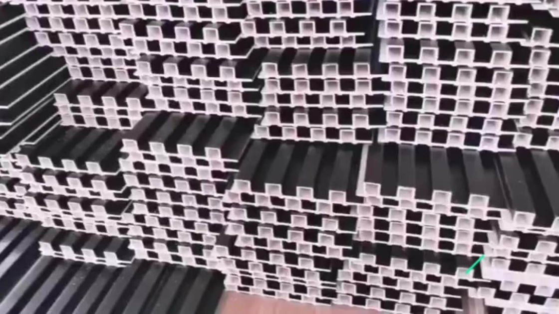 फायर प्रूफ बी1 डब्ल्यूपीसी पार्टीशन पैनल डब्ल्यूपीसी सजावटी दीवार पैनल आईएसओ प्रमाणन