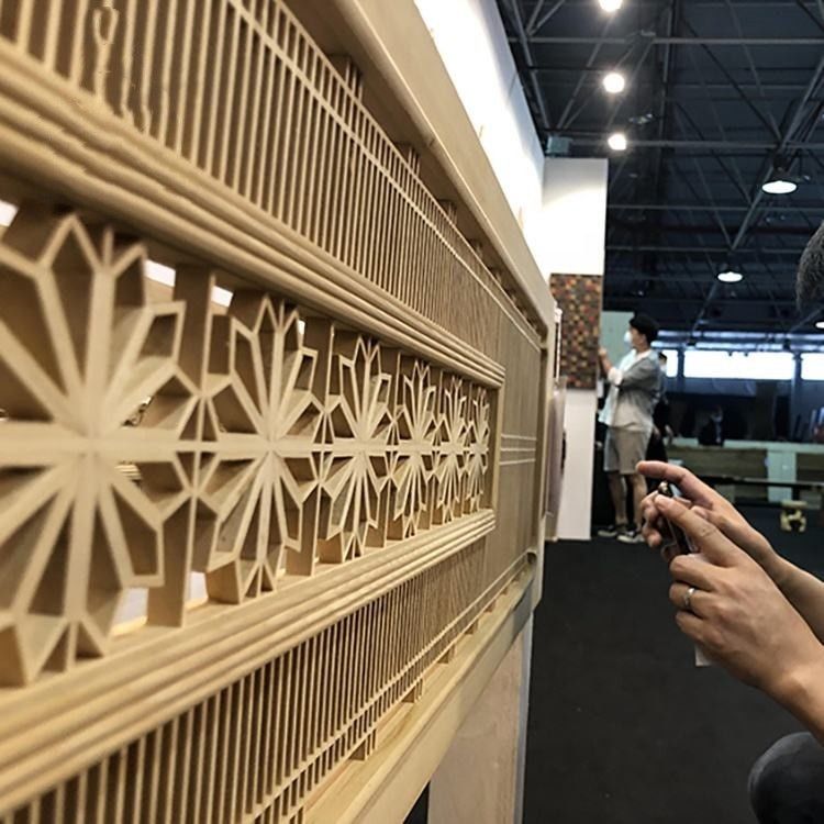 आंतरिक सजावटी वुडवर्किंग कुमिको सॉलिड पाइन वुड रूम डिवाइडर अनुकूलित