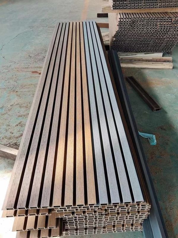 बाहरी आवरण ध्वनि प्रतिरोधी बाहरी प्लास्टिक मिश्रित उद्यान जलरोधी बाहरी ग्रूव लकड़ी साइडिंग