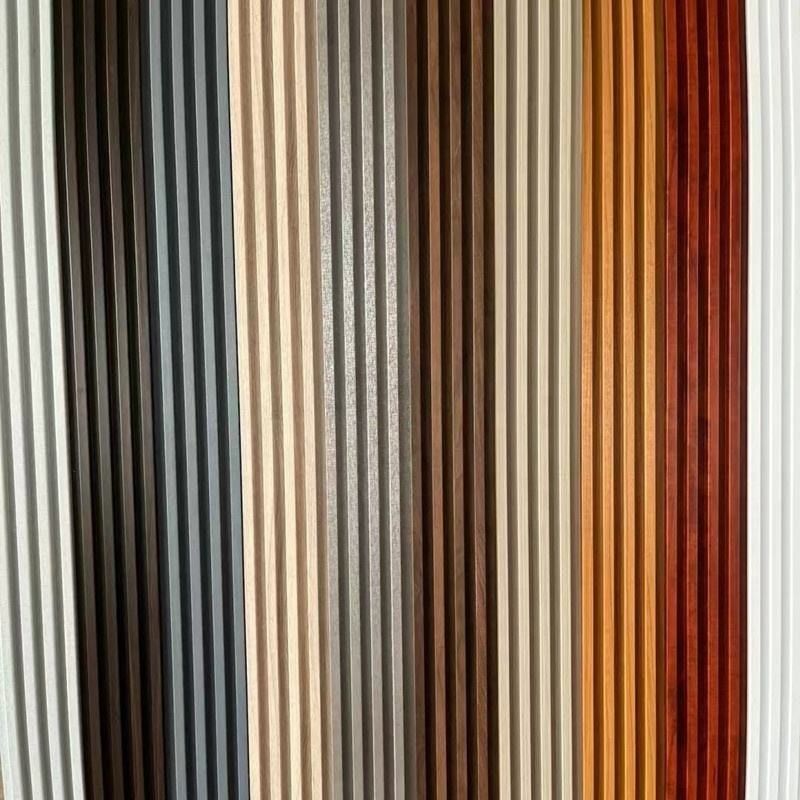 पनरोक wpc दीवार पैनल pvc फिल्म लकड़ी प्लास्टिक wpc छत स्लैट cladding fluted इनडोर दीवार पैनल