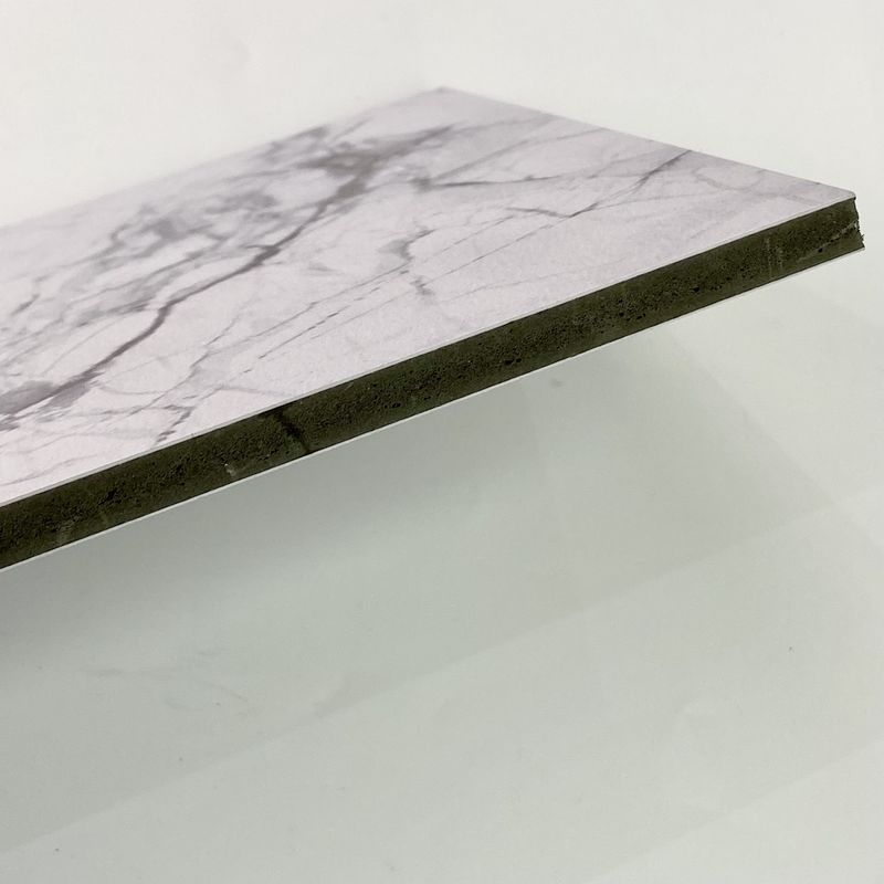 गर्म बिक्री बांस लकड़ी का कोयला दीवार पैनल ठोस 1220 X 2800 मिमी जलरोधक समग्र संगमरमर अनाज बांस लकड़ी का कोयला बोर्ड