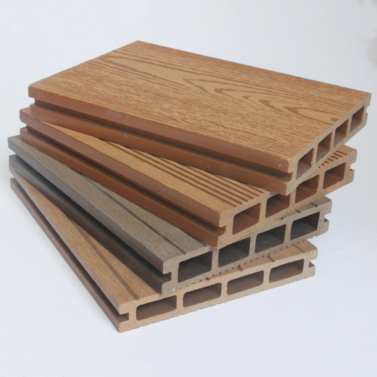 2024 सबसे लोकप्रिय नई डिजाइन निविड़ अंधकार विरोधी फिसलन खोखले आउटडोर छत डेकिंग Wpc डेक छत फर्श टाइलें