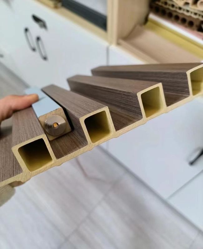 पीवीसी 3 डी फ्लोटेड डेकोरेटिव लैम्ब्रिन वुड कम्पोजिट इंटीरियर फ्लोटेड पैनल Wpc वॉल पैनल क्लैडिंग फायर प्रोटेक्शन के लिए ग्राहक की आवश्यकता