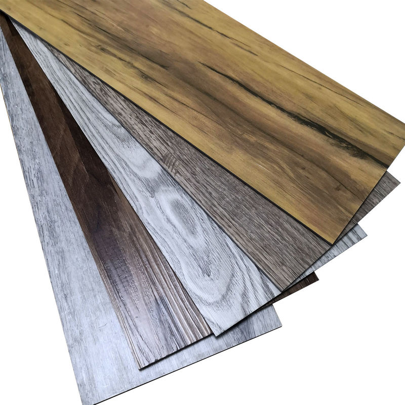 पुराने घरों के नवीनीकरण के लिए आधुनिक स्वयं चिपकने वाला पीवीसी एलवीटी फर्श अंतिम समाधान