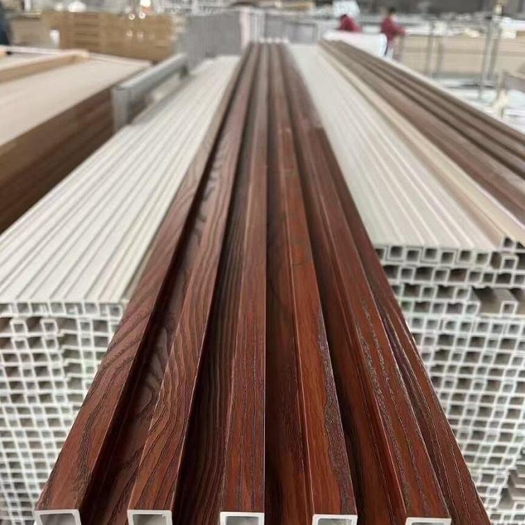 आंतरिक WPC फ्लोटेड वॉल पैनल 3D पीवीसी लकड़ी वैकल्पिक आउटडोर/व्यावसायिक/ रसोई/ जिम पैनल प्लास्टिक शीट जलरोधक वॉल पैनल