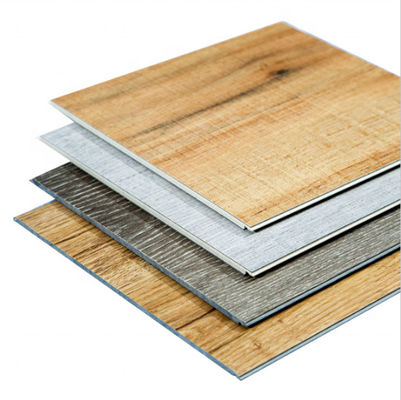 लक्जरी वॉटरप्रूफ क्लिक एसपीसी विनाइल फ़्लोरिंग एंटी स्क्रैच एम्बॉस्ड सतह