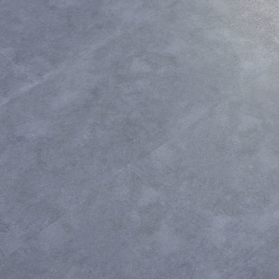 जलरोधक एसपीसी फर्श टाइलें अग्निरोधी ध्वनि प्रतिरोधी लक्जरी विनाइल फर्श