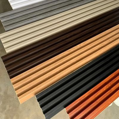 आधुनिक जलरोधक ध्वनिरोधक अग्निरोधक डब्ल्यूपीसी पीवीसी फ्लोटेड वॉल क्लैडिंग आंतरिक दीवार पैनल घरेलू होटल विला हॉल के लिए